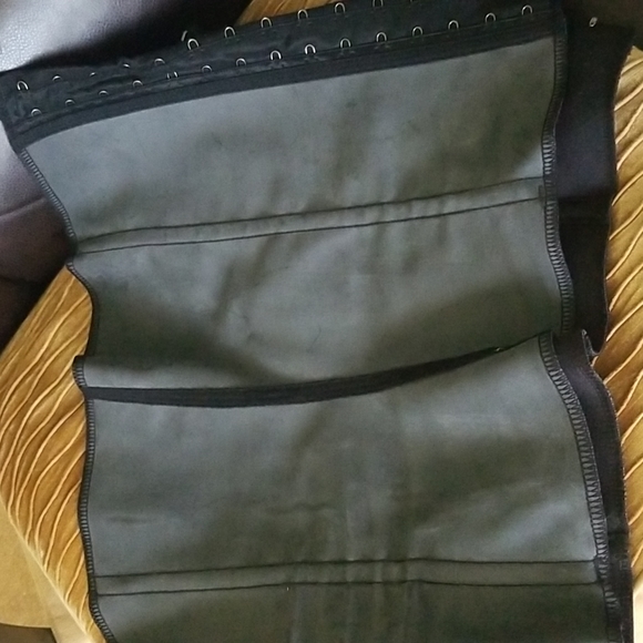 Shapewear Lingerie - Picture 4 of 4